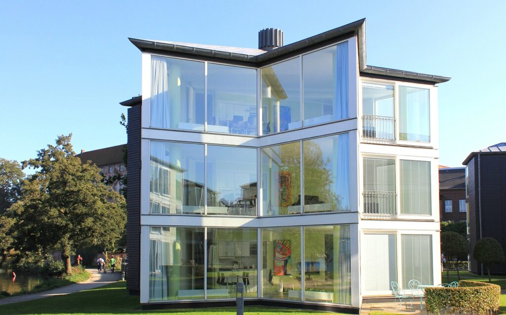 glass house, windows, architecture-76934.jpg